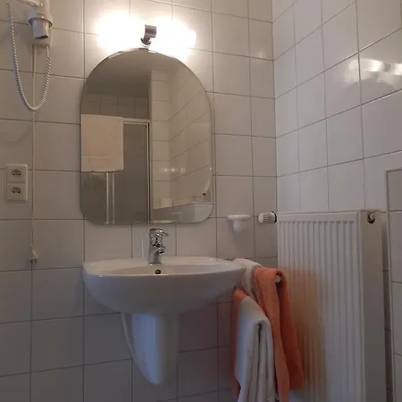 Hotel Zum Burghof Schoenberg