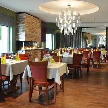 Hotel Zum Burghof Schoenberg