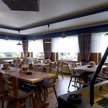 Zum Burghof Hotel Schoenberg